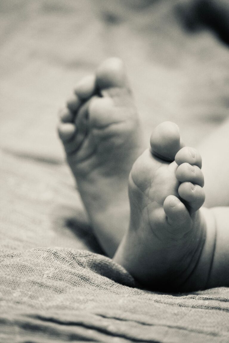 How to Crochet Baby Booties for Beginners (0-3 Months)