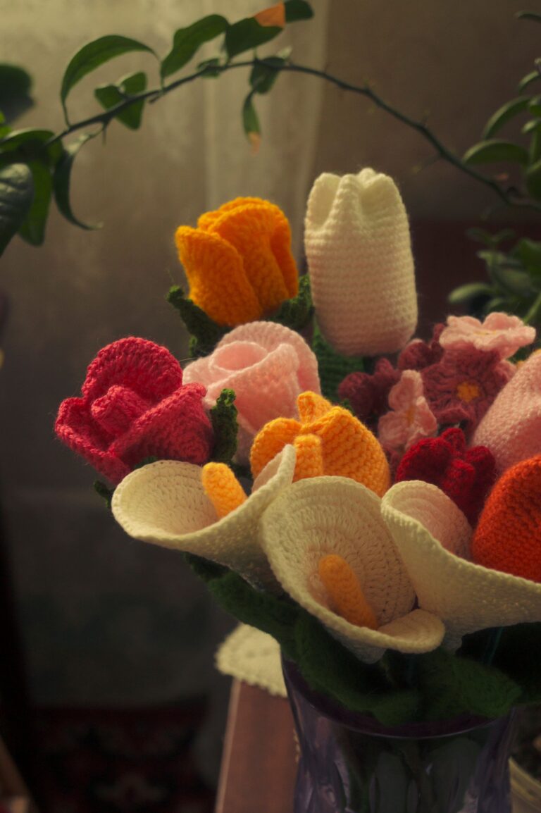 How to Crochet a Simple Flower for Beginners (Easy Tutorial)
